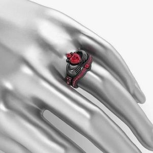 2 ring set, Black & red stackable Claddah ring set, size 7